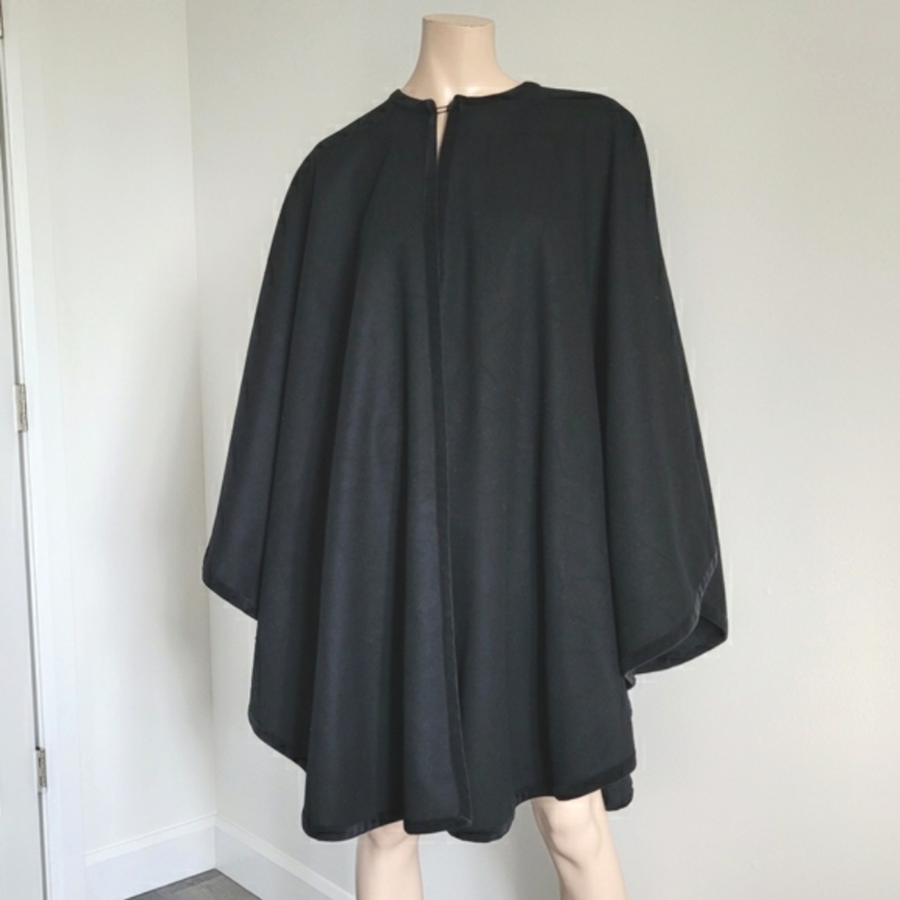 Vintage | Merino Wool and Cashmere Cape